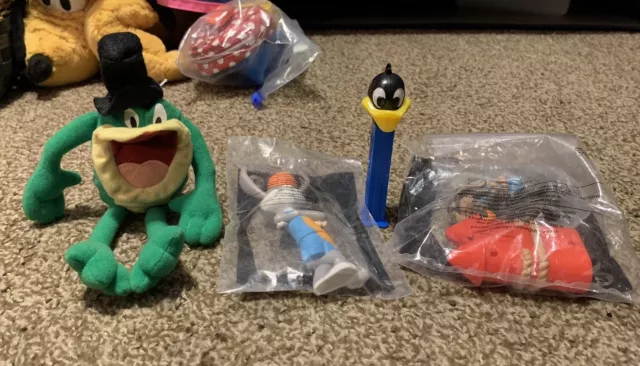 Looney Tune Toy Lot. Vari. Characters. Bugs, Coyote, Daffy, And Large Mouth Frog