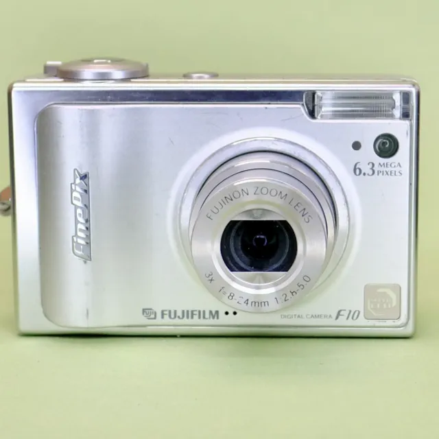 Fujifilm Finepix F10 6.3mp Retro digital camera Super Compact! Working! Tested