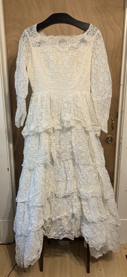 Vintage 70's ILGWU Ivory Tiered Victorian Style Lace Wedding Dress 17-18 W/ Veil
