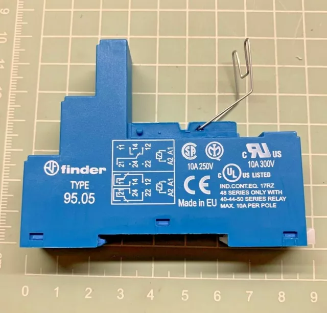 Finder, Type: 95.05.SMA (10A-250V ) Clamp Terminal Socket