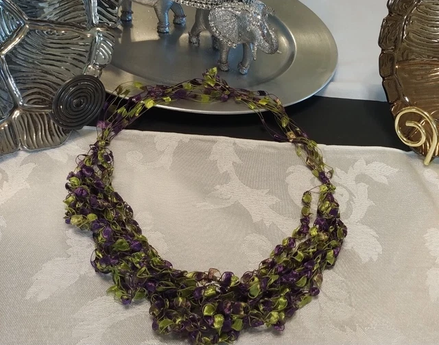 Collier Fait Main Crocheté Ruban Motif Treillis #136 – Modèle Fiesta Unique