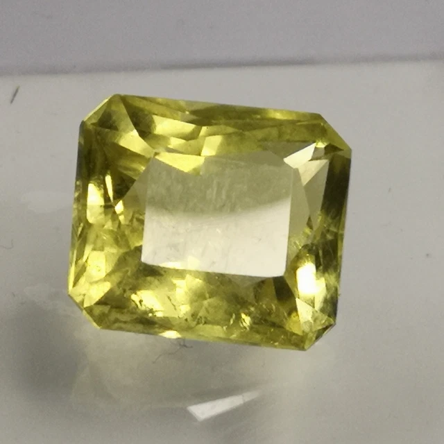 Quartz jaune naturel d'Afrique - Octogone 11.96 Carats