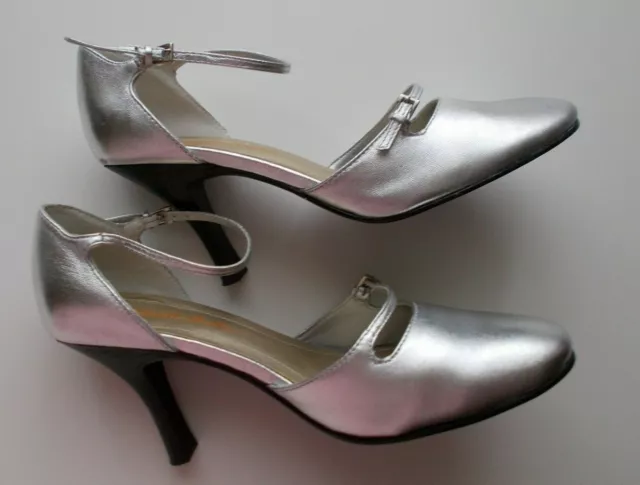 Gabriella Rocha Women's Leather Pumps Color Silver Size 6 1/2M