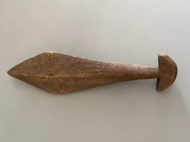 Samoan ceremonial war club Wood Hand carved geometric patterns