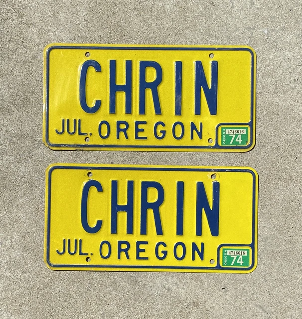 VINTAGE OREGON 1974 Old Vanity Pair License Plate Personal CHRIN Nice