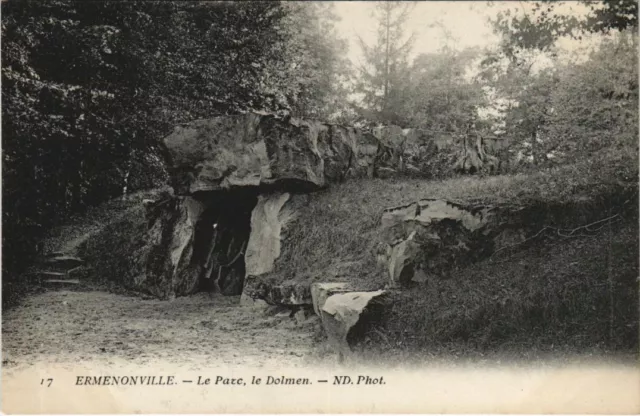 CPA ERMENONVILLE Le Parc - Le Dolmen (1208108)