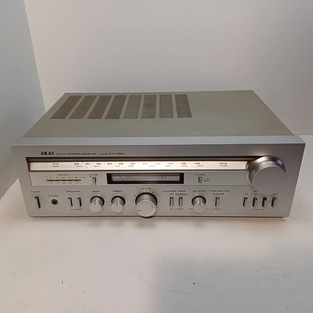 AKAI AAR20 FM/AM Stereo Receiver VUMeters, MetalFront. (*) Powers On