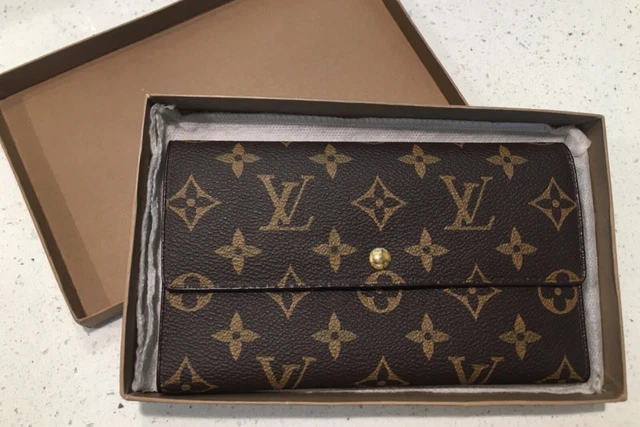 pre-owned LOUIS VUITTON MALLETIER A PARIS sticker small gift card envelope