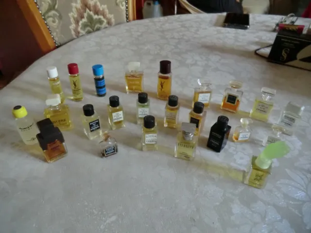 Lot n°A plusieurs parfums miniature