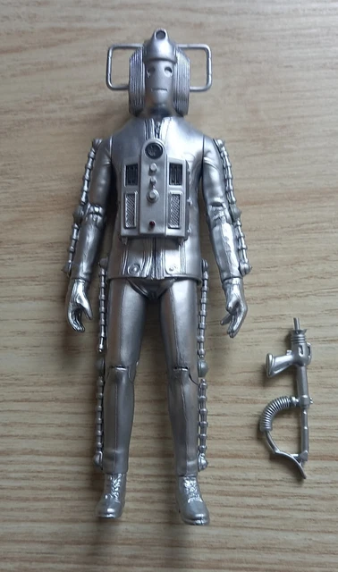 DOCTOR WHO THE Invasion Cyberman Figure Plus Accessory(2) £18.99 ...