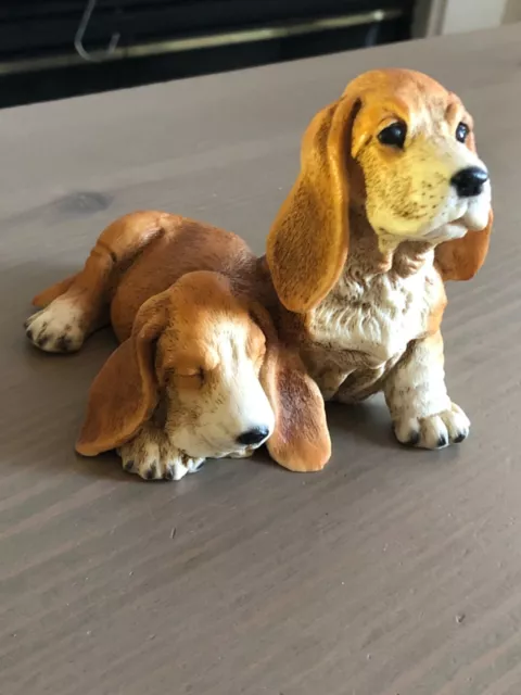 Vintage 1989 Bassett Hound Dogs Figurine, Original by Castagna, Made in Italy