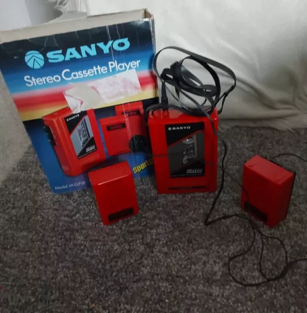 Sanyo M-G7Sp - Stereo Cassette Walkman Style Player - With Original Speakers Red