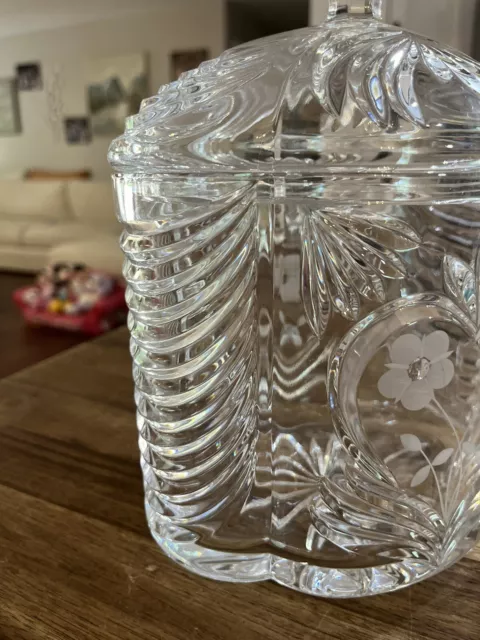 Crystal Biscuit Barrel Cookie Jar Clear Cut Etched Glass Vtg Floral Pattern 3
