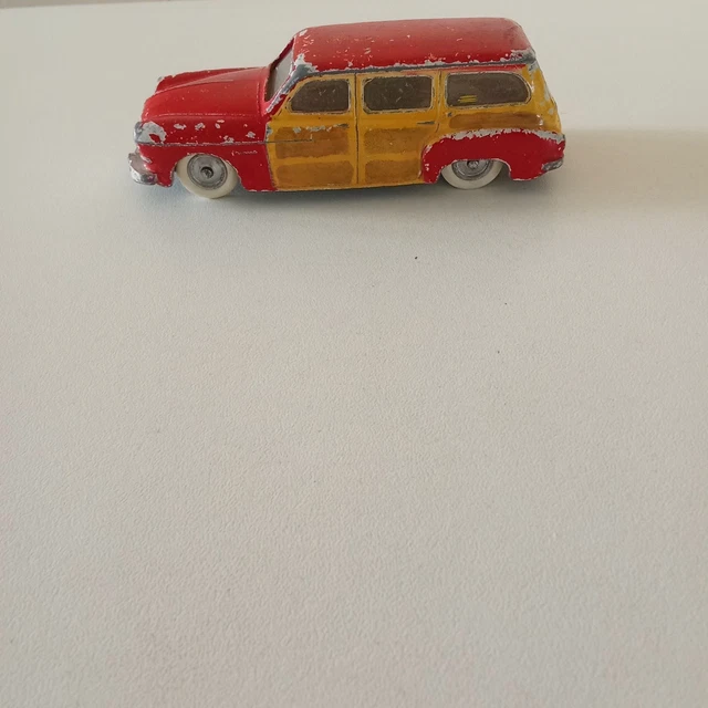 Ford Taunus 1970 break bleue (Maxichamps) 1/43e