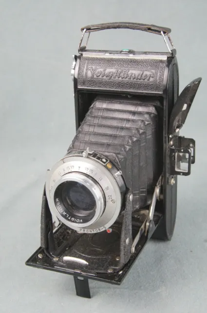 VOIGTLÄNDER BESSA antike Rollfilm-Kamera mit VASKAR 4.5/105