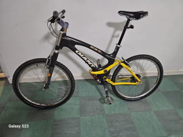 giant full suspension Carbon Fibre mountain bike large!