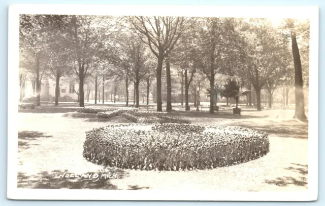 POSTCARD RPPC Tulip Time Holland Michigan Round Bed of Flowers