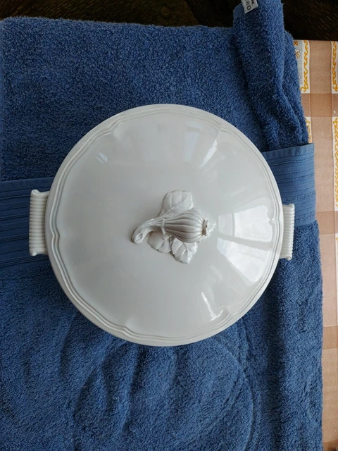 Zuppiera In Ceramica Nuova Resto Di Magazzino Leggi.