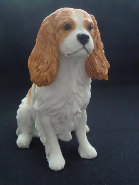 Cavalier King Charles Spaniel CKCS Blenheim Dog Figurine Ornament Unusual Mint