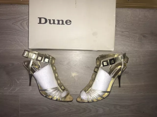 Ladies gold shoes size 4 2025