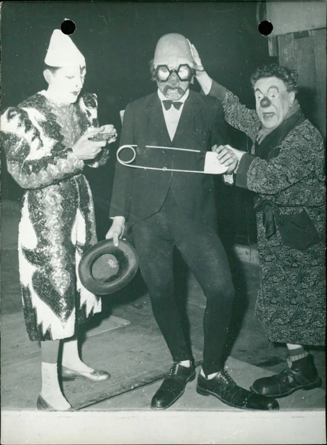 One of these clowns is world champion cycling. - Vintage Photograph 3436231