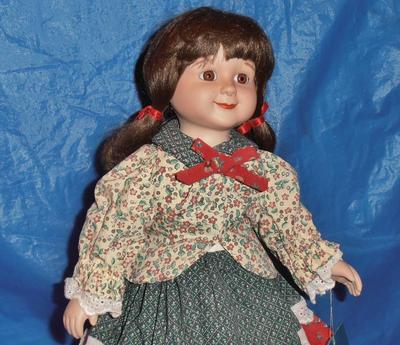 Marian Yu Designs, Vintage Beautiful Porcelain Doll ( Christy ) Lim. Ed. COA