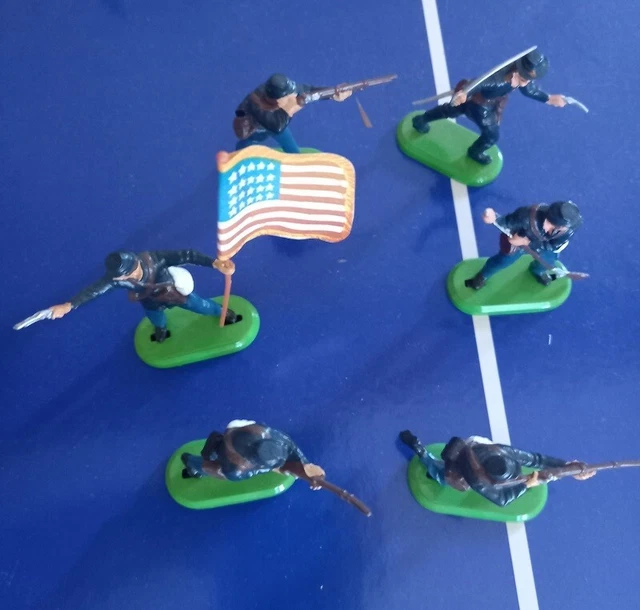 LOT DE 4 petits soldats americains en plastique BRITAINS starlux rare