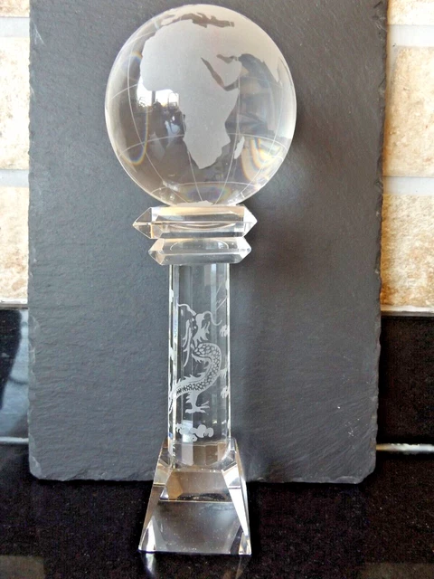 Globo De Vidrio Grabado En Columna De Vidrio Cortado