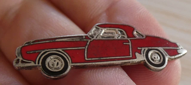 pin's - VOITURE ANCIENNE VERTE