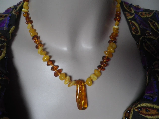 Collier Vintage En Bakélite - Perles Ovales Couleur Miel Caramel Et Dorées - Longueur 65 Cm