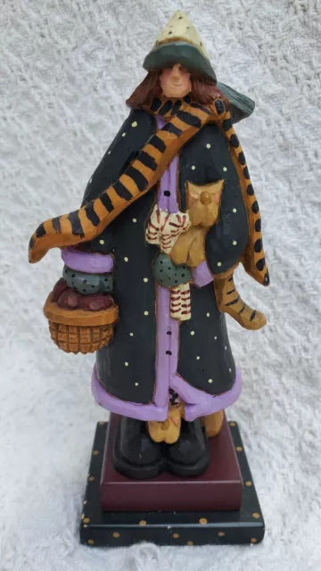 Williraye Studio VTG 1997 Folk Art 6.5" Cat Loving Sculpted Lady Figurine WW2301