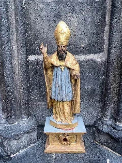 Statue évêque en habits liturgiques en bois sculpté doré et polychrome d'époque