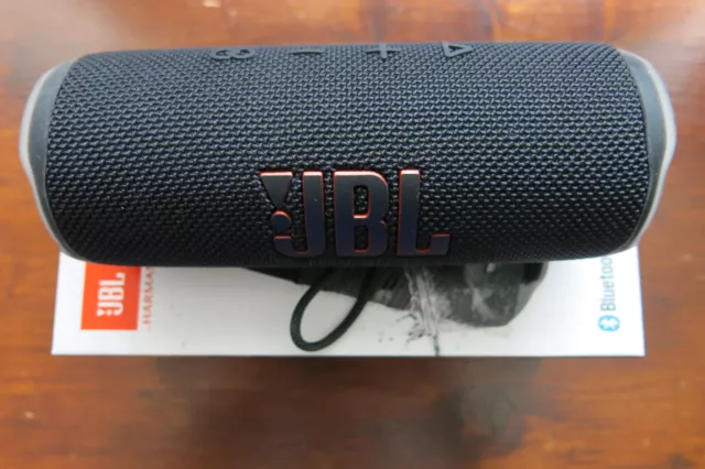 JBL Flip 6 Bluetooth Lautsprecher schwarz