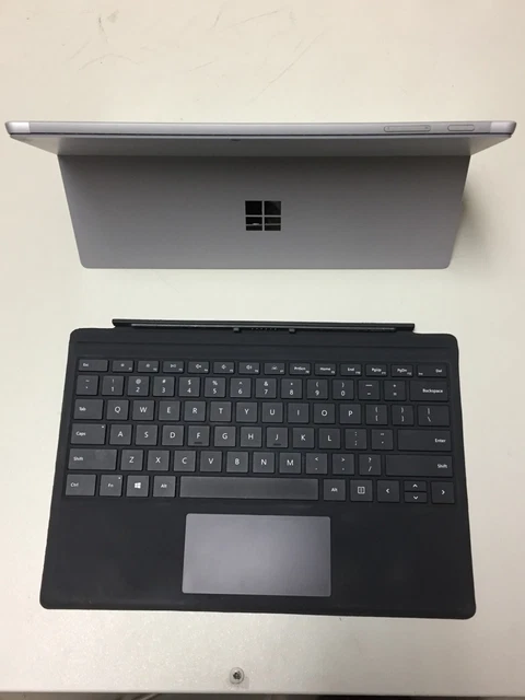 Microsoft Surface Pro 4 Wi-Fi, 12.3" -Silver 512 GB 16 GB Ram W/Keyboard