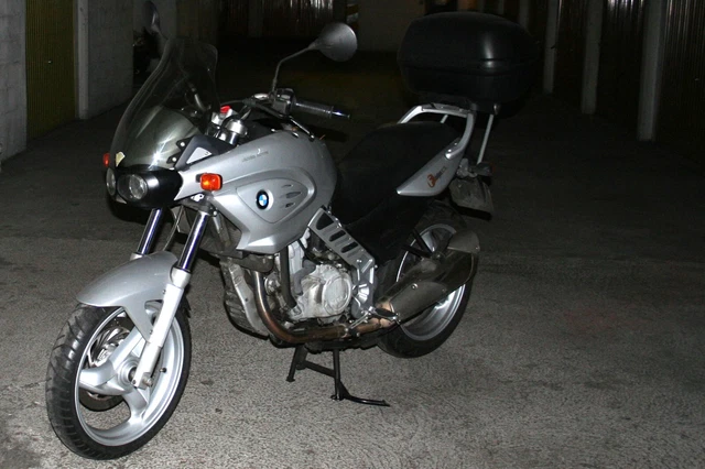 BMW F 650 CS Scarver 2003. 15 000 km. Excellent état. Première main. 2