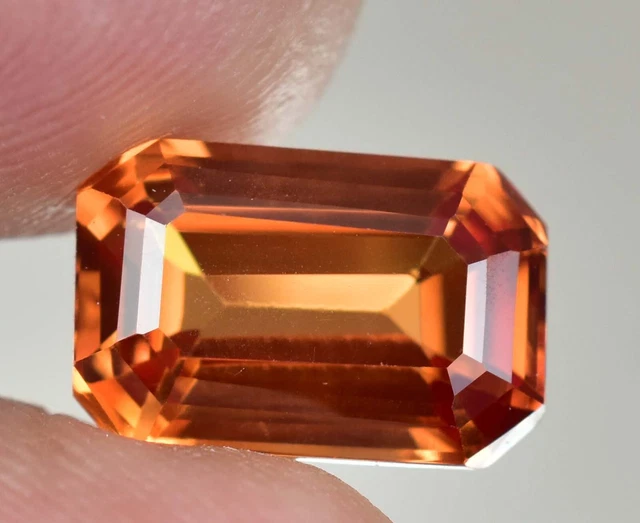 Saphir Padparadscha Naturel 50 Carats - Ceylan, Ovale, Certifié AGL - Non Traité, Effet Astérisme