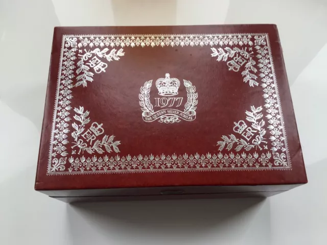 Vintage 1977 Queen Elizabeth II Silver Jubilee Commemorative Red Jewellery Box