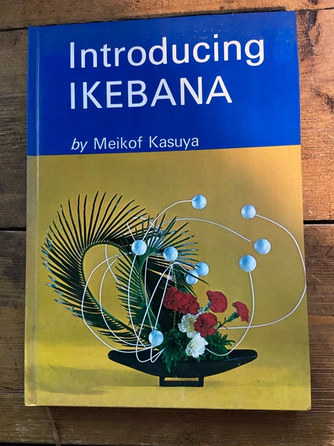 Ikebana introductoria firmado por Meikof Kasuya 1969 (ID: 021)