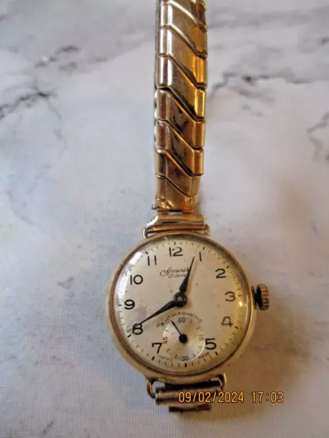 ACCURIST LADIES ROSE Gold 9 Ct Watch 21 Jewels Swiss Made 2 Cm