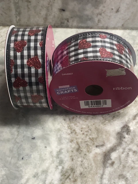 Cinta satinada blanca Valentine's Crafts Red Hearts: 1,5 pulgadas/10 yardas (1 rollo).