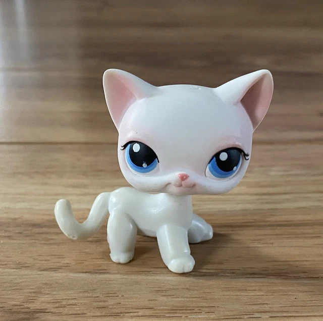 Littlest Pet Shop Authentic #64 LPS White Shorthair Cat Blue