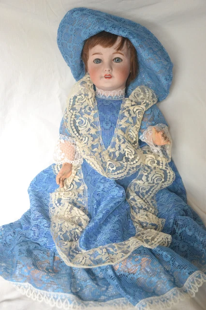 Belle Poupée Jumeau Uni France ancienne, tête porcelaine, corps en bois. 54cm