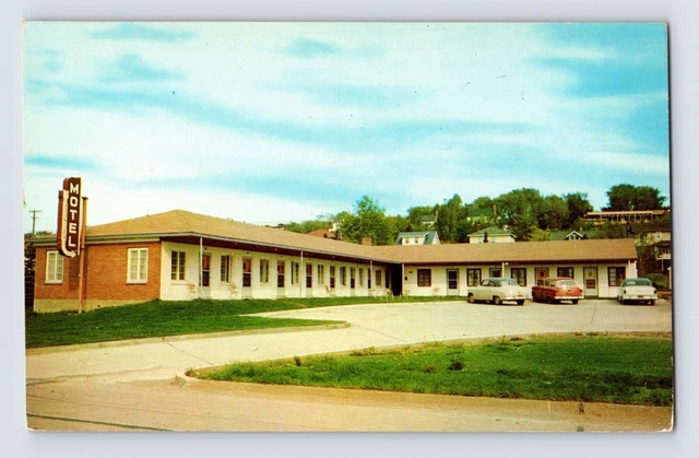 Postcard Minnesota Duluth MN North Shore Motel Restaurant 1960s Unposted Chrome
