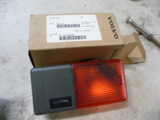 Volvo Courtesy Lamp 8140036