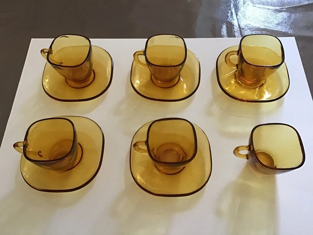 Ensemble de 6 petites tasses à thé ou à café en verre ambré