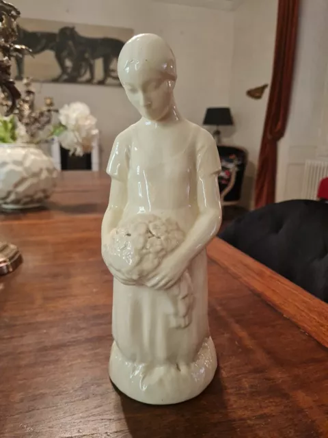 Ancienne figurine en faience blanche de SARREGUEMINES