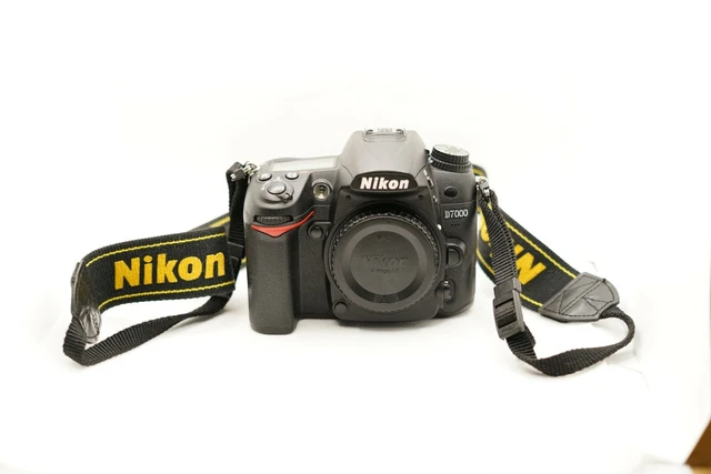 Nikon D7000 Digital Camera D33697 2