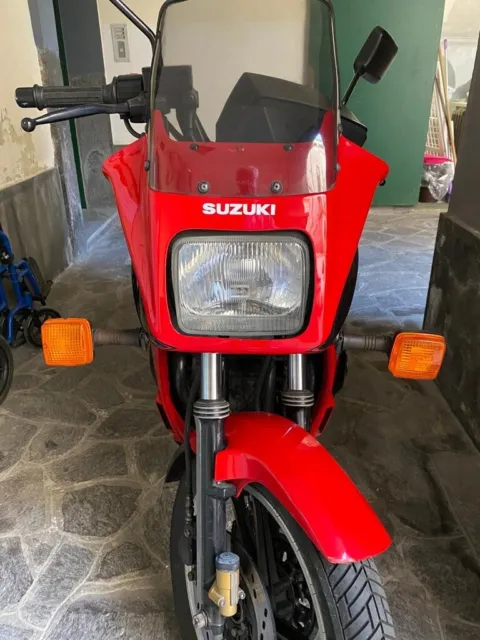 Moto Suzuki Gsx 550E