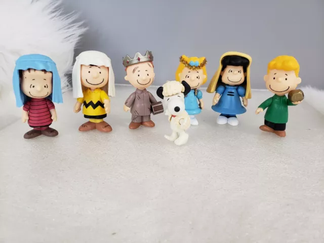 Lot 7 Charlie Brown Peanuts Christmas Pageant Nativity Set Wise Man Mary Snoopy