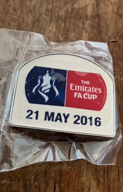 The Emirates FA Cup Official Pin Badge 21 May 2016 the cup final